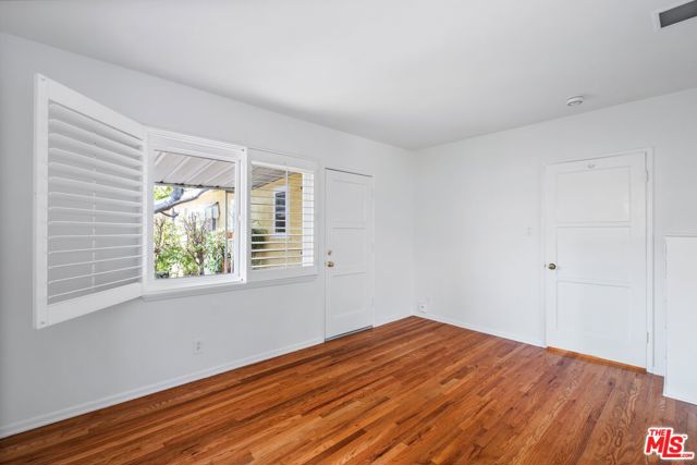 9620 Braddock Drive, Culver City CA: https://media.crmls.org/mediaz/9d8d69e3-095f-46da-af37-830421057472.jpg