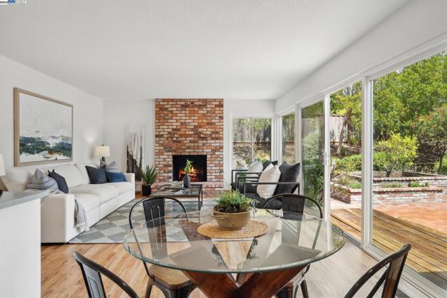 643 Contada Cir, Danville CA: https://media.crmls.org/mediaz/9d8d98d9-1159-4f3e-8d0d-2af6c98ed019.jpg
