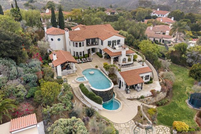 6152 Avenida Del Duque, Rancho Santa Fe CA: https://media.crmls.org/mediaz/9d8e5a48-074c-47ea-85b9-7ee810113870.jpg