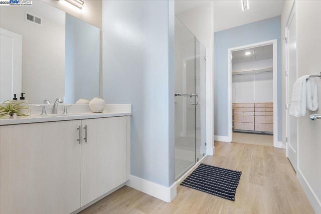 2250 Kilowatt Way, Fremont CA: https://media.crmls.org/mediaz/9d8f4710-59fb-46e9-bec6-3915f14be5eb.jpg