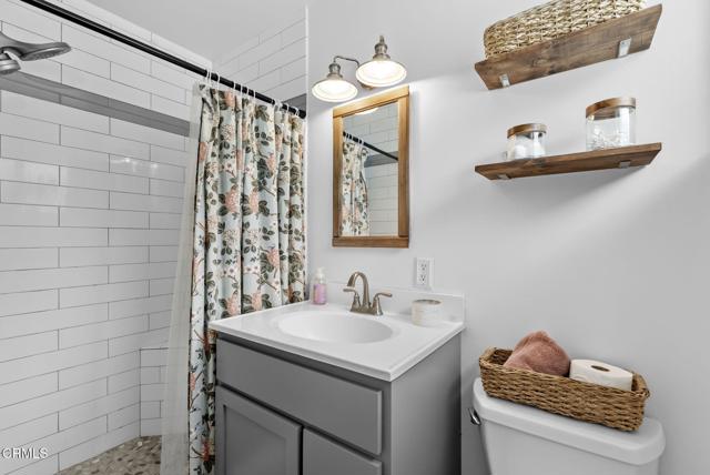 5490 Hunter Street, Ventura CA: https://media.crmls.org/mediaz/9d8f6da5-3371-4f48-810a-a611c3e18c39.jpg