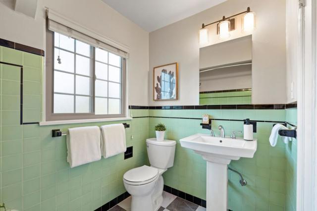 796 Willborough, Burlingame CA: https://media.crmls.org/mediaz/9d8f8234-fe29-4912-90fb-3c577636cb70.jpg