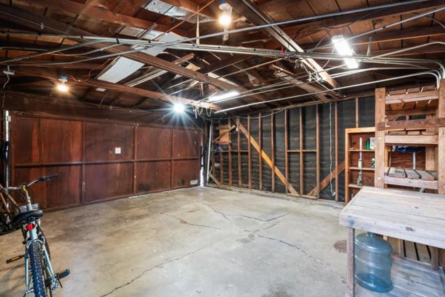 9560 Alcala Avenue, Oakland CA: https://media.crmls.org/mediaz/9d905098-8acb-43be-b264-61b9365b5882.jpg