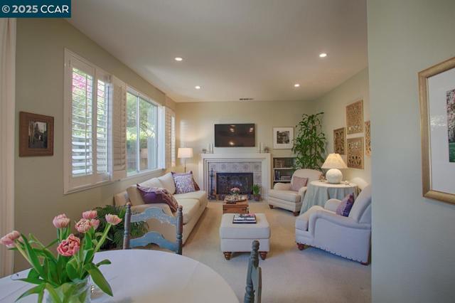 1409 Dumaine St, Concord CA: https://media.crmls.org/mediaz/9d90e11b-fd53-4cfb-819d-2b66075b5751.jpg