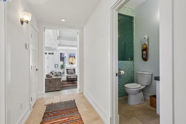 1333 Warren St, Martinez CA: https://media.crmls.org/mediaz/9d91a95e-a9d5-4953-8905-9d7671aca34d.jpg
