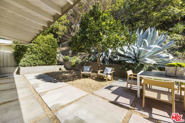 3370 Mandeville Canyon Road, Los Angeles, California 90049, 3 Bedrooms Bedrooms, ,3 BathroomsBathrooms,Single Family Residence,For Sale,Mandeville Canyon,25490255