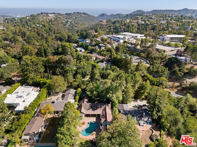 15401 Mulholland Drive, Los Angeles CA: https://media.crmls.org/mediaz/9d91eca3-3c2b-415e-ae11-97c92a81d0ed.jpg