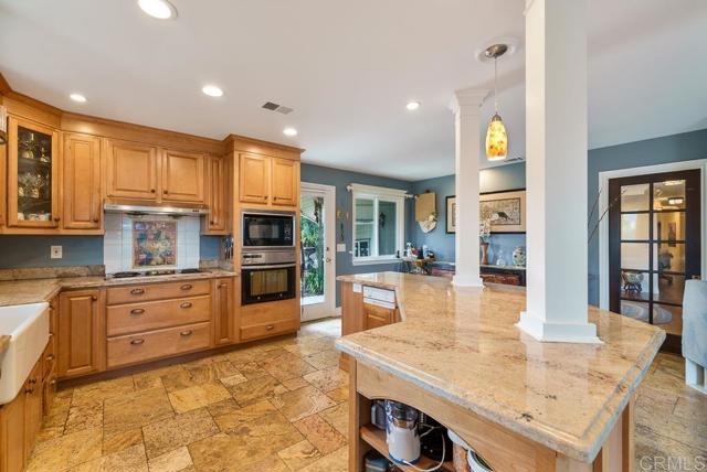 2719 Via Del Robles, Fallbrook CA: https://media.crmls.org/mediaz/9d920d48-e8cd-41fa-946e-15064f2c753e.jpg