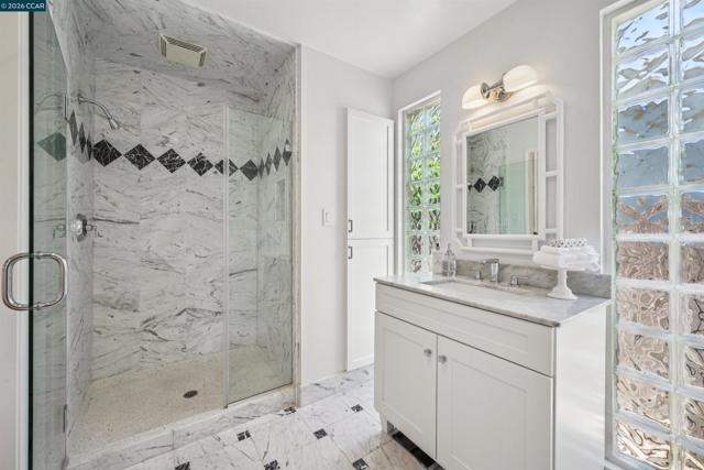 3231 Camino Colorados, Lafayette CA: https://media.crmls.org/mediaz/9d922699-aff5-44d7-8fdb-0eb9e7711653.jpg