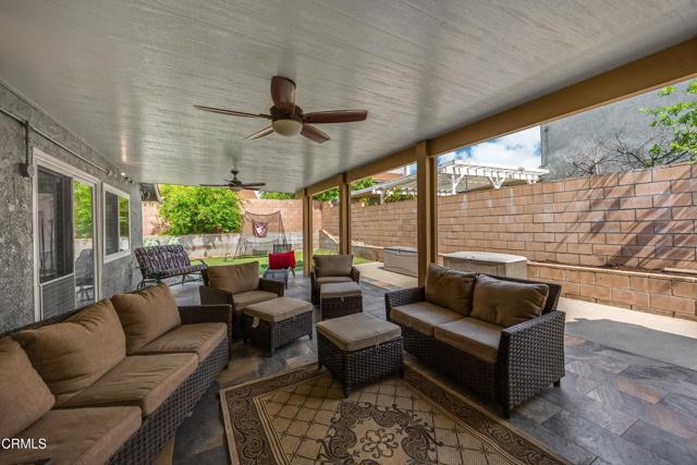 2452 N Teakwood Avenue, Rialto CA: https://media.crmls.org/mediaz/9d924dee-d6ec-4a4e-9ad5-472f083a995b.jpg