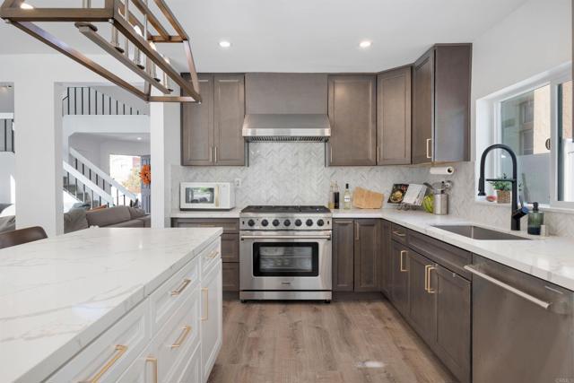 Detail Gallery Image 6 of 23 For 2140 Waterside Dr, Chula Vista,  CA 91913 - 4 Beds | 2/1 Baths