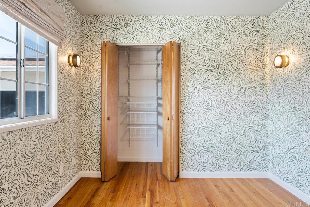 https://media.crmls.org/mediaz/9d93e88a-cb98-49b6-ad66-2e1bac101330.jpg?preset=X-Large