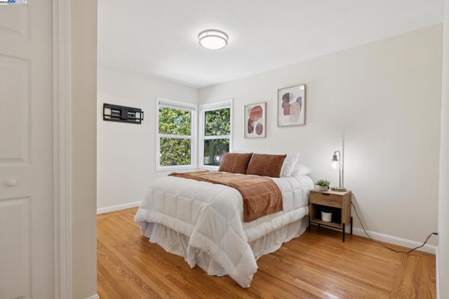2643 99Th Ave, Oakland CA: https://media.crmls.org/mediaz/9d9466d6-f8bc-4fbd-90f3-9f5e7d496f8a.jpg
