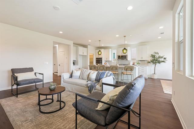 Detail Gallery Image 5 of 55 For 32131 Verbena Way, Temecula,  CA 92591 - 5 Beds | 3/1 Baths