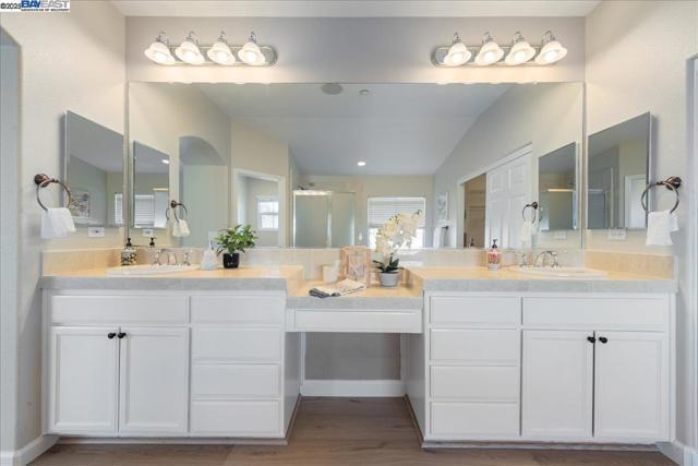 5200 N Forestdale Cir, Dublin CA: https://media.crmls.org/mediaz/9d94aecb-e9ae-4d66-90a0-59b240daa77c.jpg