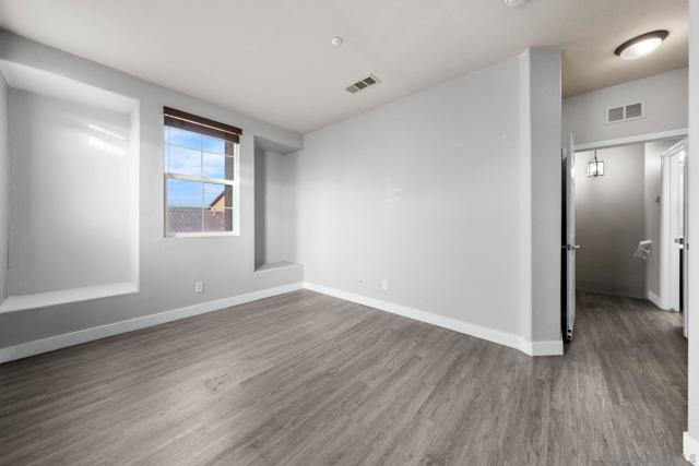 784 Portside Pl, San Diego CA: https://media.crmls.org/mediaz/9d94c8bc-fc23-48de-9352-f63ca80111ed.jpg
