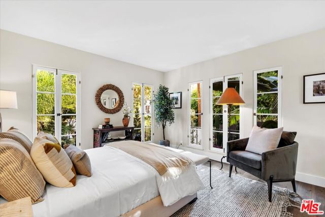 2276 La Granada Drive, Los Angeles CA: https://media.crmls.org/mediaz/9d9540c1-ed6a-4ff9-b500-0ed607f598ea.jpg