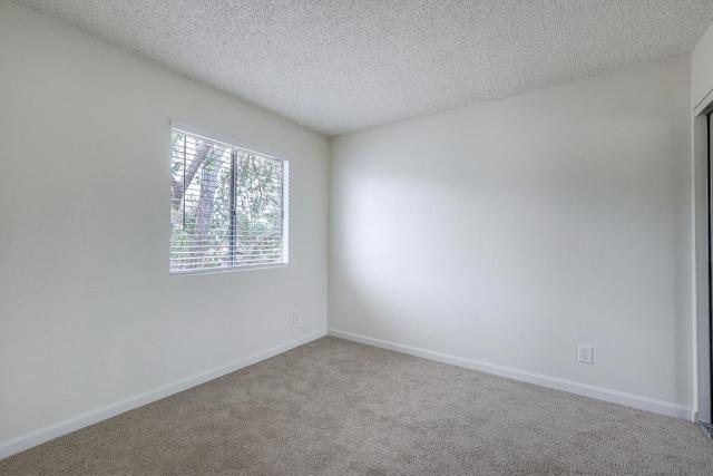 1415 17 Flag Ln, El Cajon CA: https://media.crmls.org/mediaz/9d964efc-fdb5-4594-90ff-d778fd3f9068.jpg