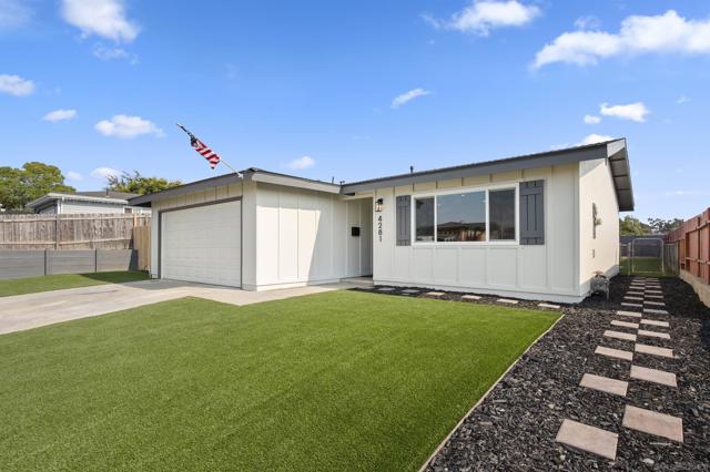 4281 Marcwade Dr, San Diego CA: https://media.crmls.org/mediaz/9d9672f1-c513-45b4-8316-2ad9305bf2af.jpg