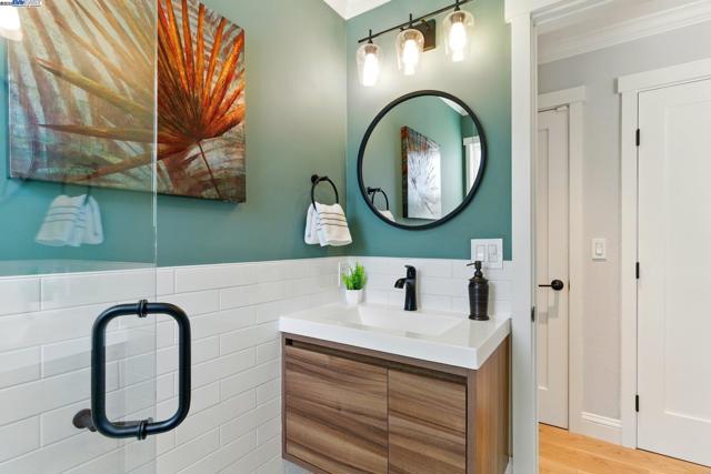9658 Broadmoor Dr, San Ramon CA: https://media.crmls.org/mediaz/9d96e11b-c132-45f0-9cb4-51be32f9d2c3.jpg
