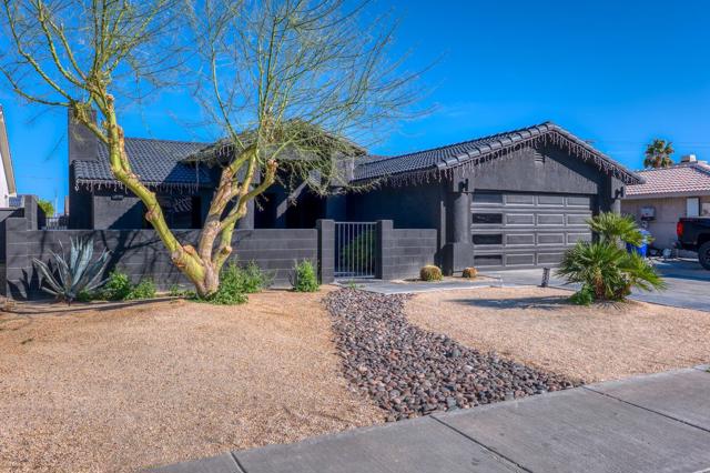 30426 Avenida Del Padre, Cathedral City CA: https://media.crmls.org/mediaz/9d982091-de6a-453b-9914-10dab6773549.jpg
