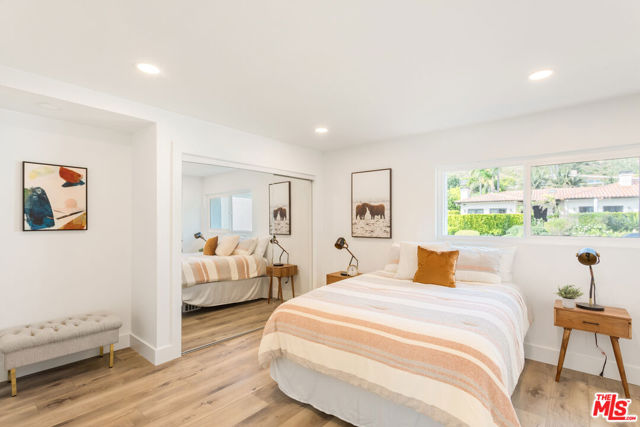 3536 Malibu Country Drive, Malibu CA: https://media.crmls.org/mediaz/9d987ce3-b40c-4fde-811a-ee8347fb72da.jpg