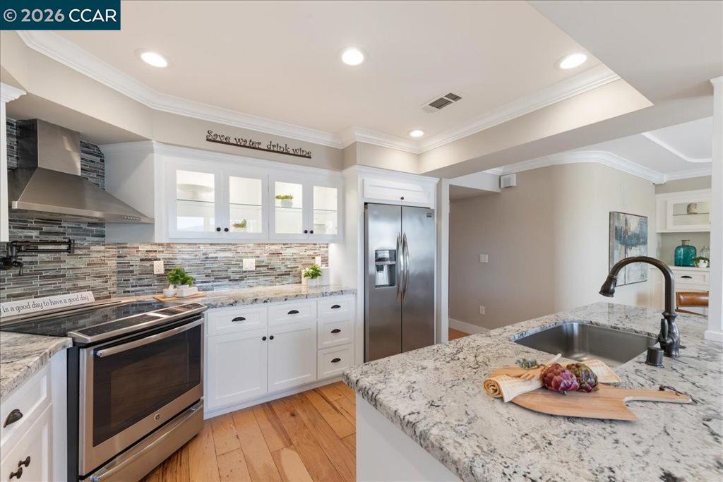 2501 Pine Knoll Dr #8