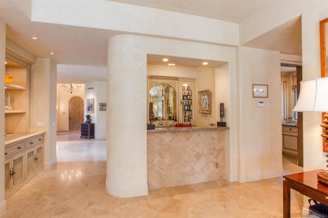 7206 Aviara Drive, Carlsbad CA: https://media.crmls.org/mediaz/9d99a3d2-0b74-40fc-9e17-4110fe7c77e1.jpg