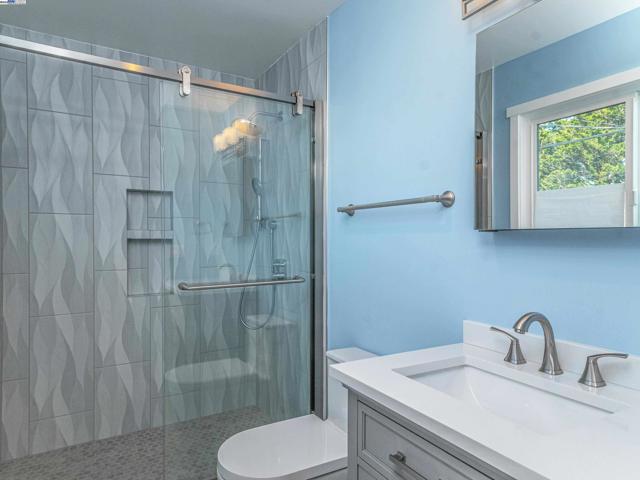 532 Heathcliff Dr, Pacifica CA: https://media.crmls.org/mediaz/9d9a1374-4c79-43b7-9541-2db138f797c3.jpg