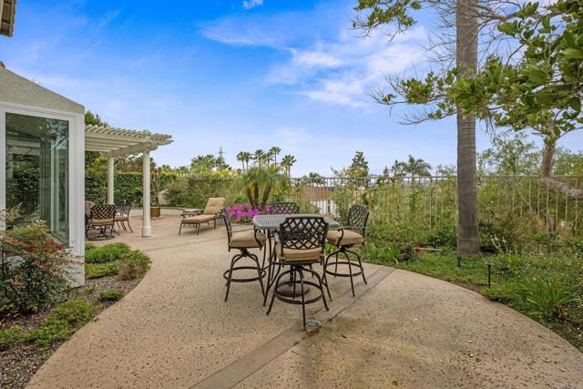 7045 Via Cabana, Carlsbad CA: https://media.crmls.org/mediaz/9d9a6ca9-f91a-405f-b01d-cca4fdf6c398.jpg