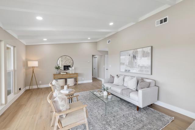 6673 Del Cerro Blvd, San Diego CA: https://media.crmls.org/mediaz/9d9a8379-b271-4271-879b-c3ac764bf6bc.jpg