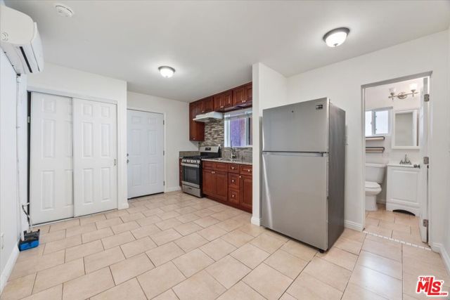 2840 S Mansfield Avenue, Los Angeles CA: https://media.crmls.org/mediaz/9d9b36f2-14f8-4b61-b18e-a9dfec1c66d2.jpg