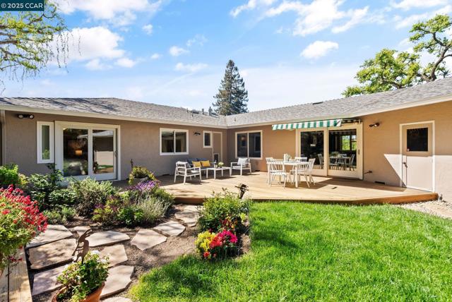 1902 Joseph Dr, Moraga CA: https://media.crmls.org/mediaz/9d9beece-b0c6-44d7-8522-c21719015e86.jpg