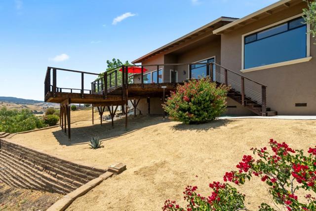 38 Barbras Court, Hollister CA: https://media.crmls.org/mediaz/9d9c4c95-a439-486d-a685-e220382378e2.jpg