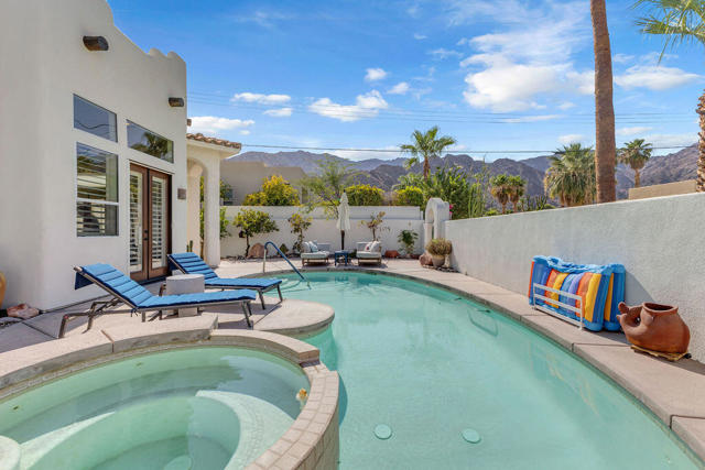 77440 Calle Ensenada, La Quinta CA: https://media.crmls.org/mediaz/9d9c560b-f648-44c5-9b1e-91e72e7be585.jpg