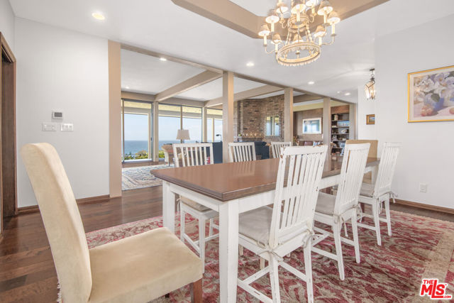 29008 Cliffside Drive, Malibu CA: https://media.crmls.org/mediaz/9d9d50c8-b828-47d4-afb0-dbcae59d4049.jpg