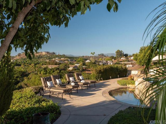 32110 Dos Ninas, Bonsall CA: https://media.crmls.org/mediaz/9d9def5d-1095-4fe1-98d5-0e22bd488d8c.jpg