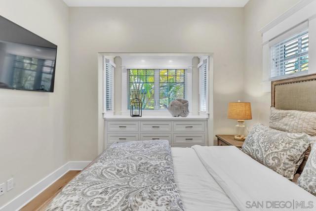 1050 Isabella Ave, Coronado CA: https://media.crmls.org/mediaz/9d9ecbd0-f061-4fb5-b6ba-644b9f7399f5.jpg