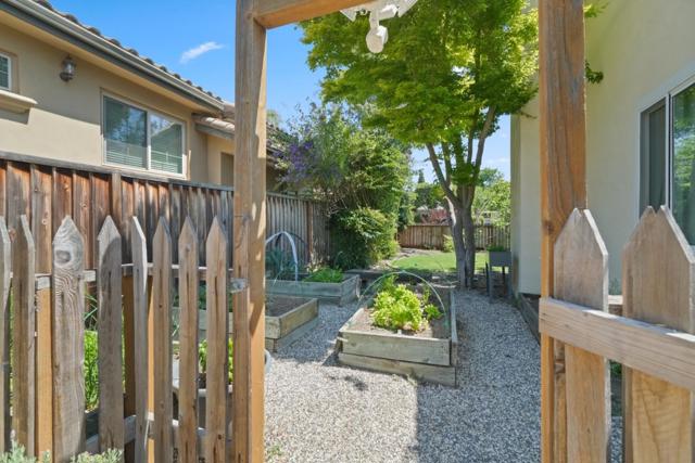 3172 Morris Drive, Palo Alto CA: https://media.crmls.org/mediaz/9d9ed1a4-00dc-4dc5-b663-57df3f149609.jpg
