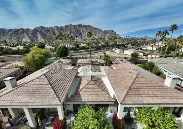 54564 Oak Tree, La Quinta CA: https://media.crmls.org/mediaz/9d9ef874-f241-4f77-9851-8b7599e0096f.jpg