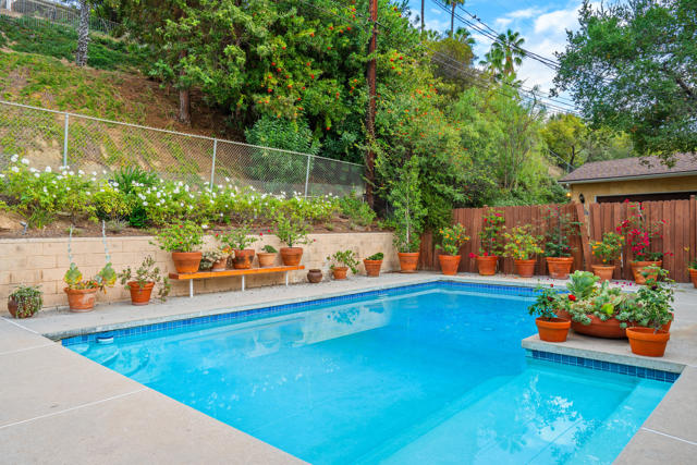 16445 Garvin Drive, Encino CA: https://media.crmls.org/mediaz/9d9f3549-aae3-4a4a-a7f5-c0787a4b4d0c.jpg