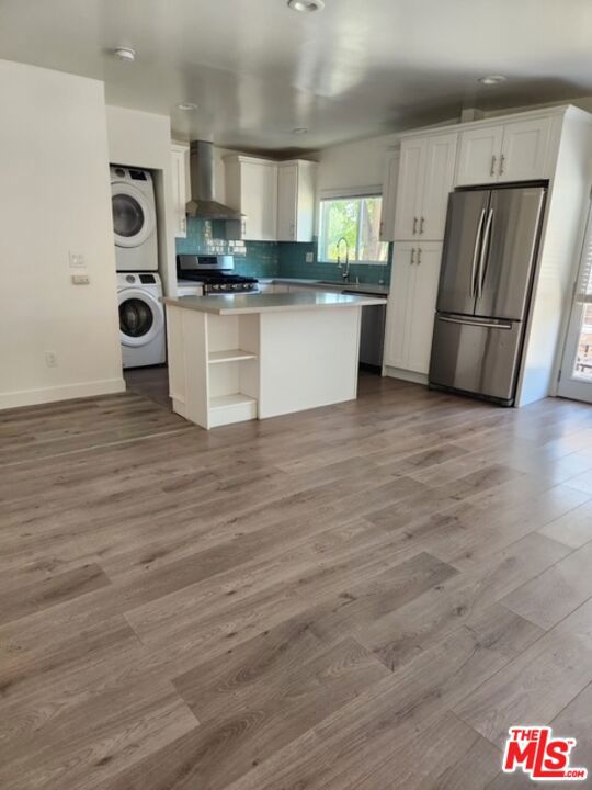3422 Holyoke Drive, Los Angeles CA: https://media.crmls.org/mediaz/9d9f40e9-3207-439f-a417-1834fbfbde0e.jpg