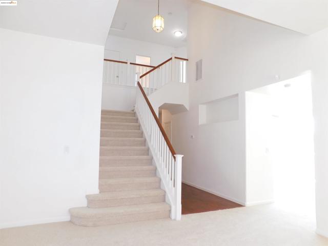 3915 Hummingbird Dr, Antioch CA: https://media.crmls.org/mediaz/9d9ff2ec-68d3-4e69-b71d-0b60d02b2b5a.jpg