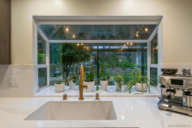 1554 Traveld Way, Encinitas CA: https://media.crmls.org/mediaz/9da001ae-06bd-49f4-b00a-6bb65b8448e0.jpg