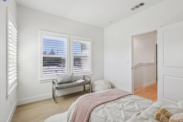 2145 Linden St, Livermore CA: https://media.crmls.org/mediaz/9da037d1-af75-450a-8758-b1e6fa237690.jpg