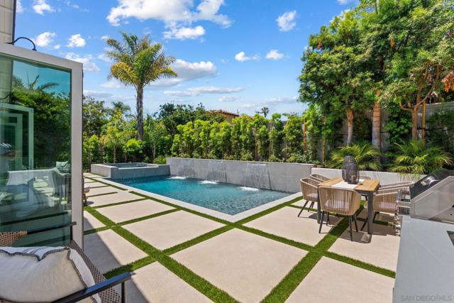 1384 Cynthia Ln, Carlsbad CA: https://media.crmls.org/mediaz/9da11c08-666a-41f6-8fec-f5f34ec92c38.jpg