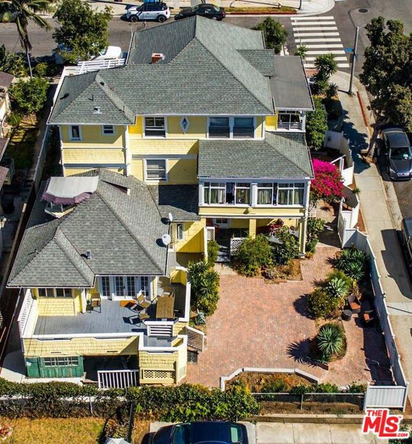 241 Marine Street, Santa Monica CA: https://media.crmls.org/mediaz/9da12778-5e4e-4902-b5f3-17b384f01c7c.jpg