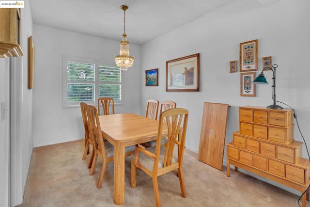363 Limerick Way, Vacaville CA: https://media.crmls.org/mediaz/9da1eb30-a7d0-46cc-9c07-f3c12cc89c51.jpg