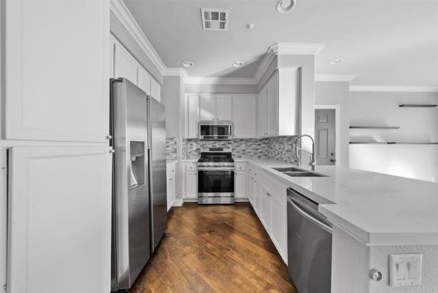 Detail Gallery Image 5 of 44 For 24731 Valleywalk St #6,  Murrieta,  CA 92562 - 3 Beds | 2/1 Baths