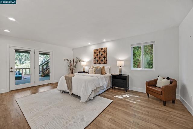14 Saint Louis Ln, Pleasant Hill CA: https://media.crmls.org/mediaz/9da30514-c3b5-440b-a876-d1f9add982c4.jpg